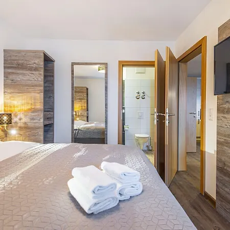 Haus Bergblick By Alpentravel Apartment